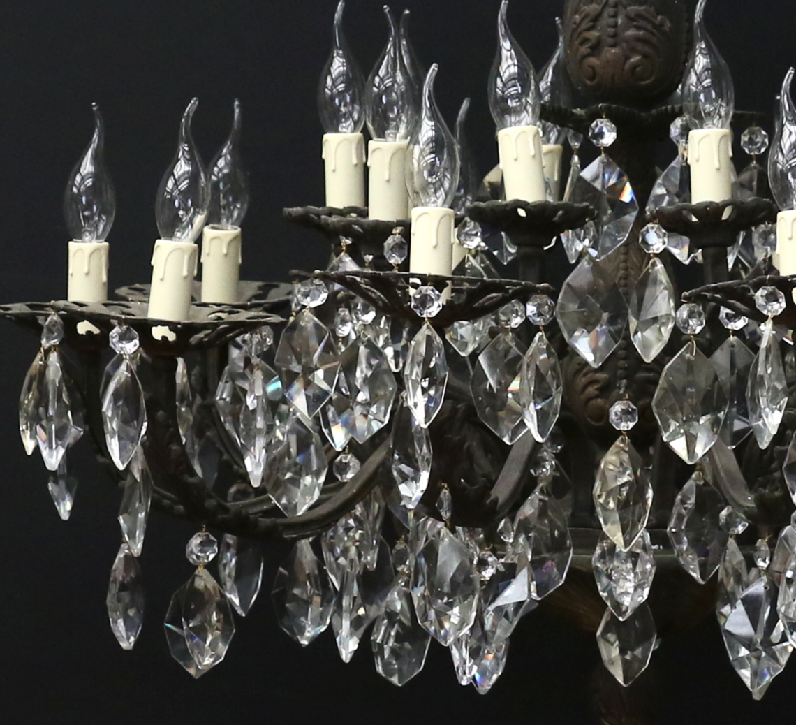 20 Light Chandelier